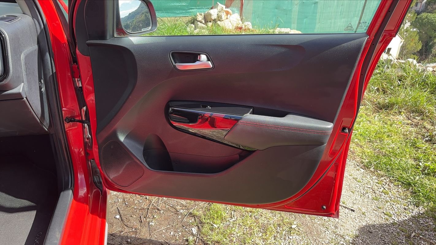 Kia Picanto - Photo 22