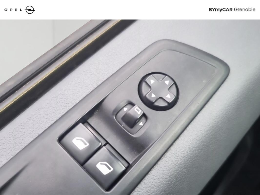 Opel Vivaro - Photo 18