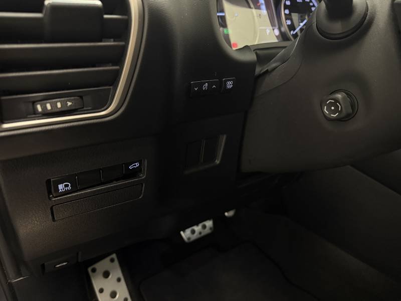 Lexus NX - Photo 31