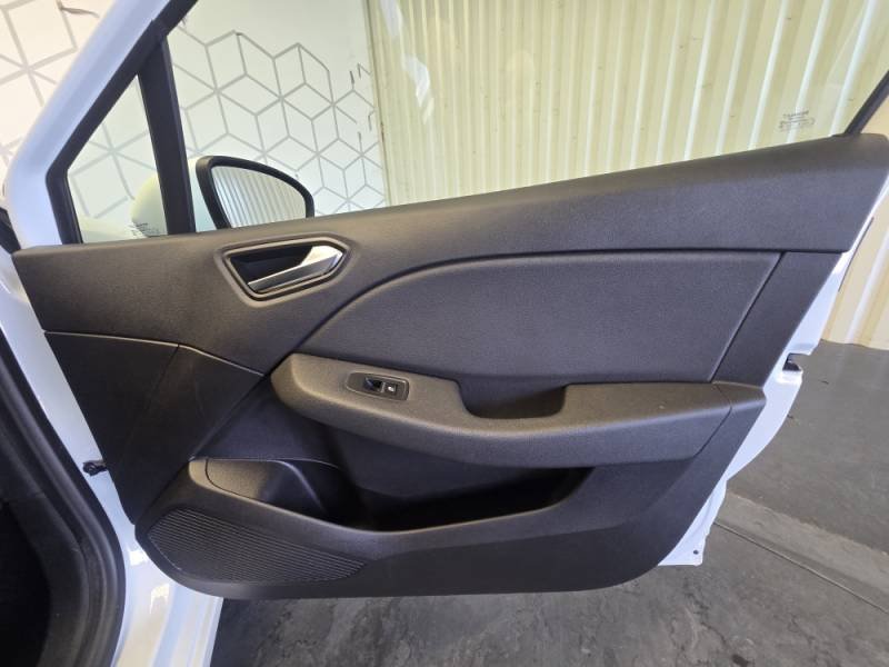 Renault Clio - Photo 17