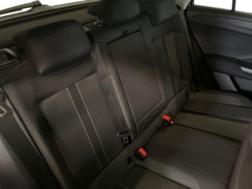 Volkswagen T-Roc - Photo 23