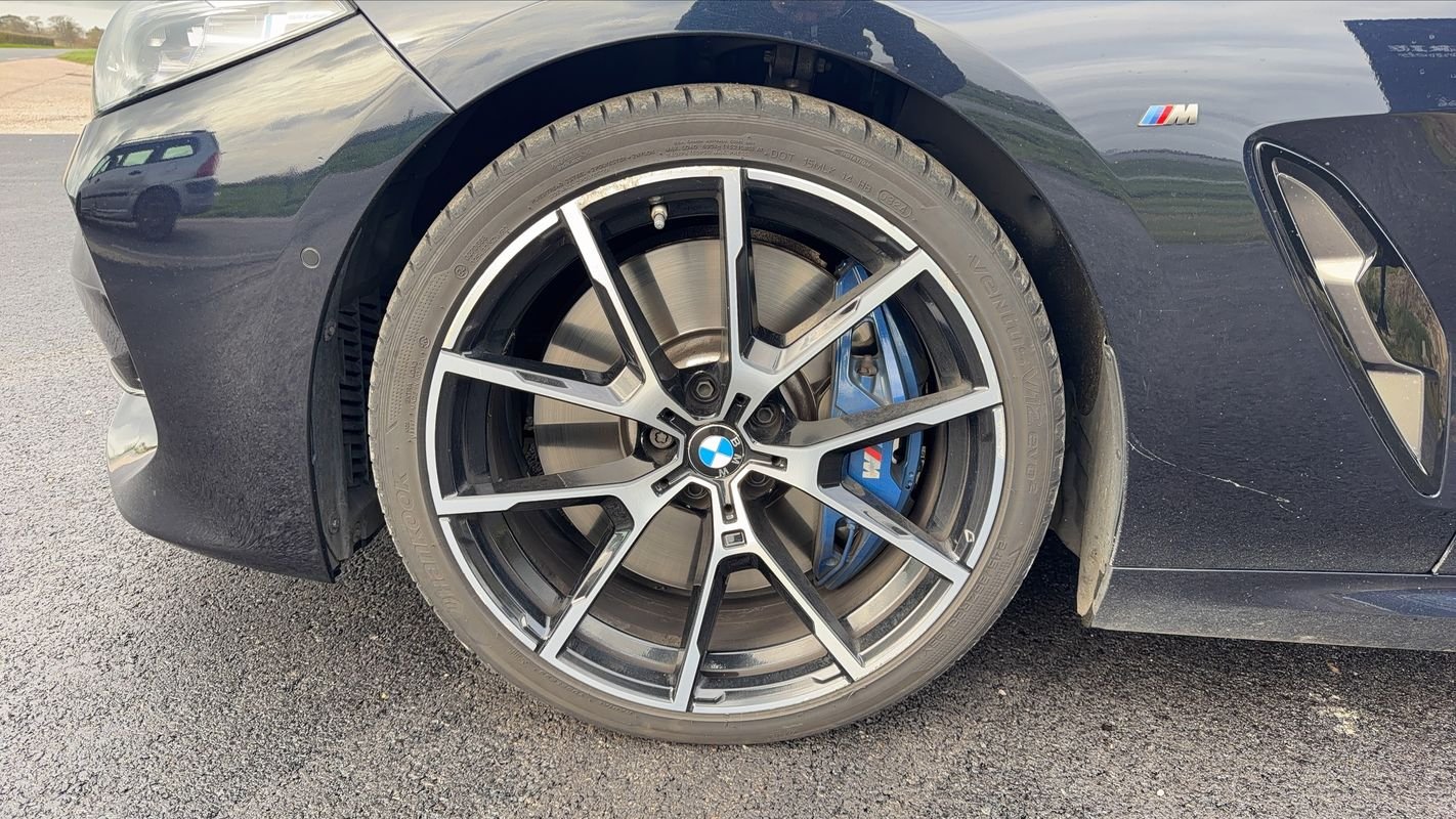 BMW Série 8 - Photo 18