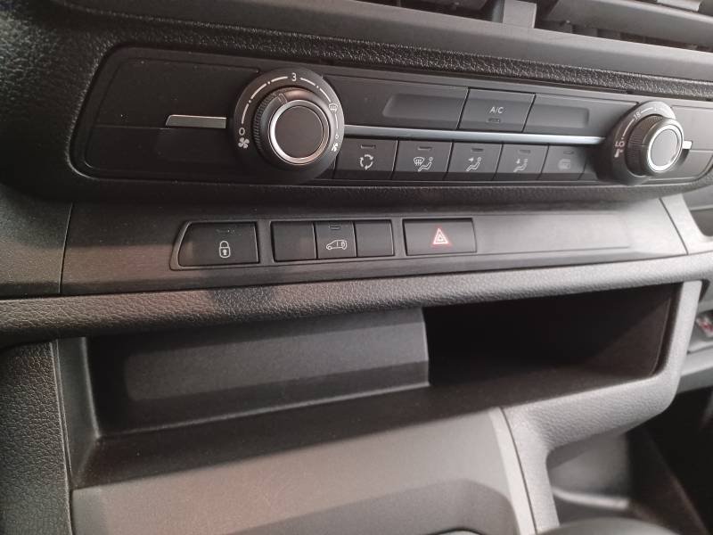 Opel Vivaro - Photo 28