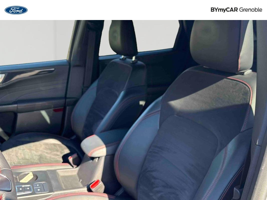 Ford Kuga - Photo 11