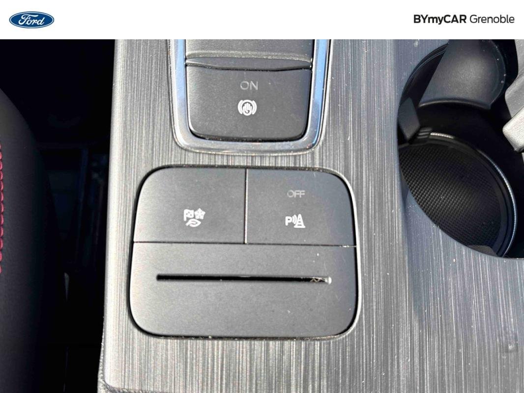 Ford Kuga - Photo 18