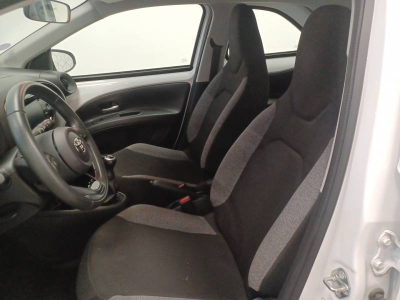 Toyota aygo x - Photo 10