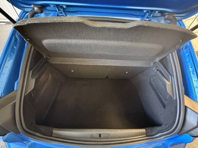 Peugeot 208 - Photo 16