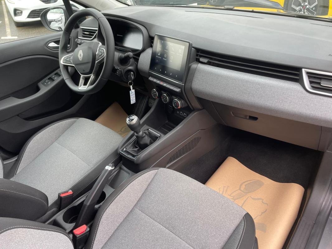 Renault Clio - Photo 17