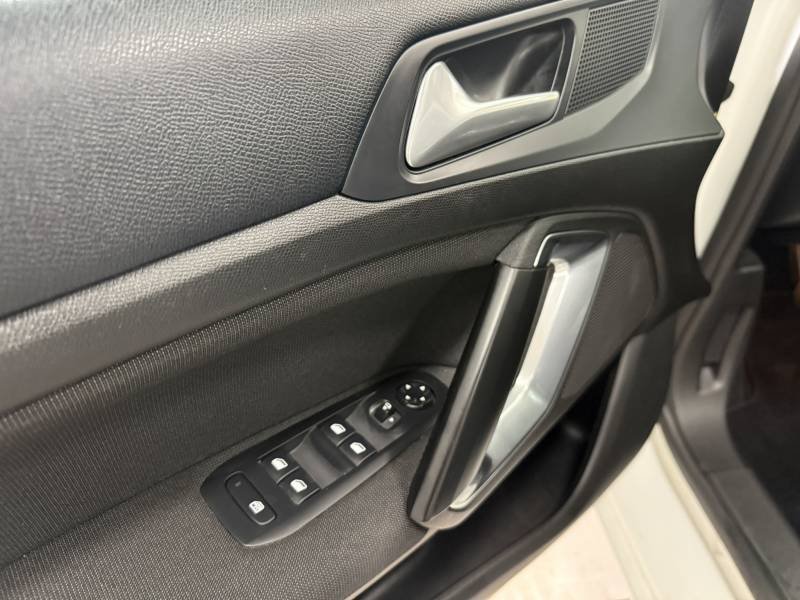 Peugeot 308 - Photo 23