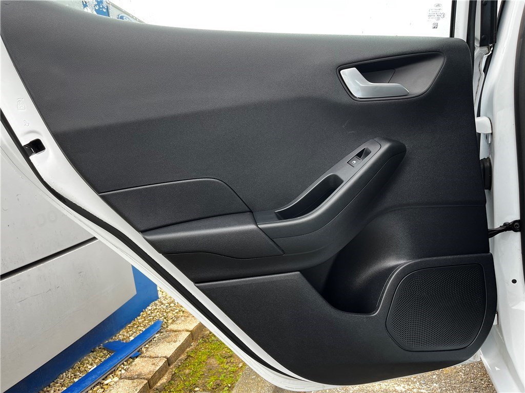 Ford Fiesta - Photo 11