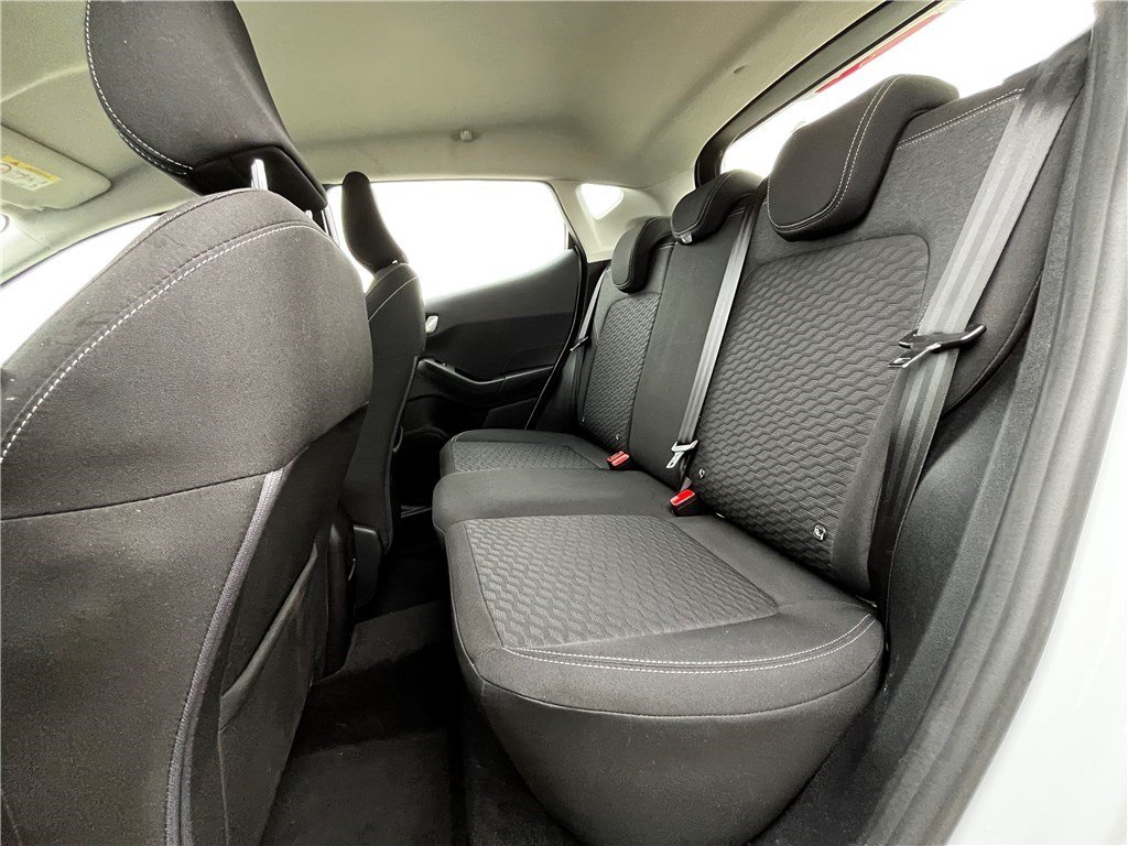 Ford Fiesta - Photo 12