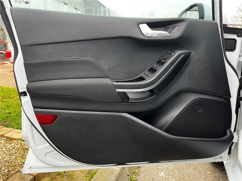 Ford Fiesta - Photo 13
