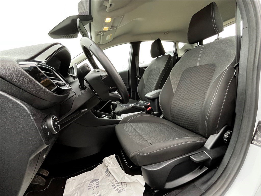 Ford Fiesta - Photo 14