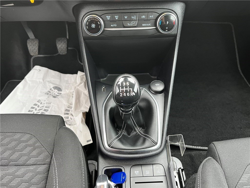 Ford Fiesta - Photo 22