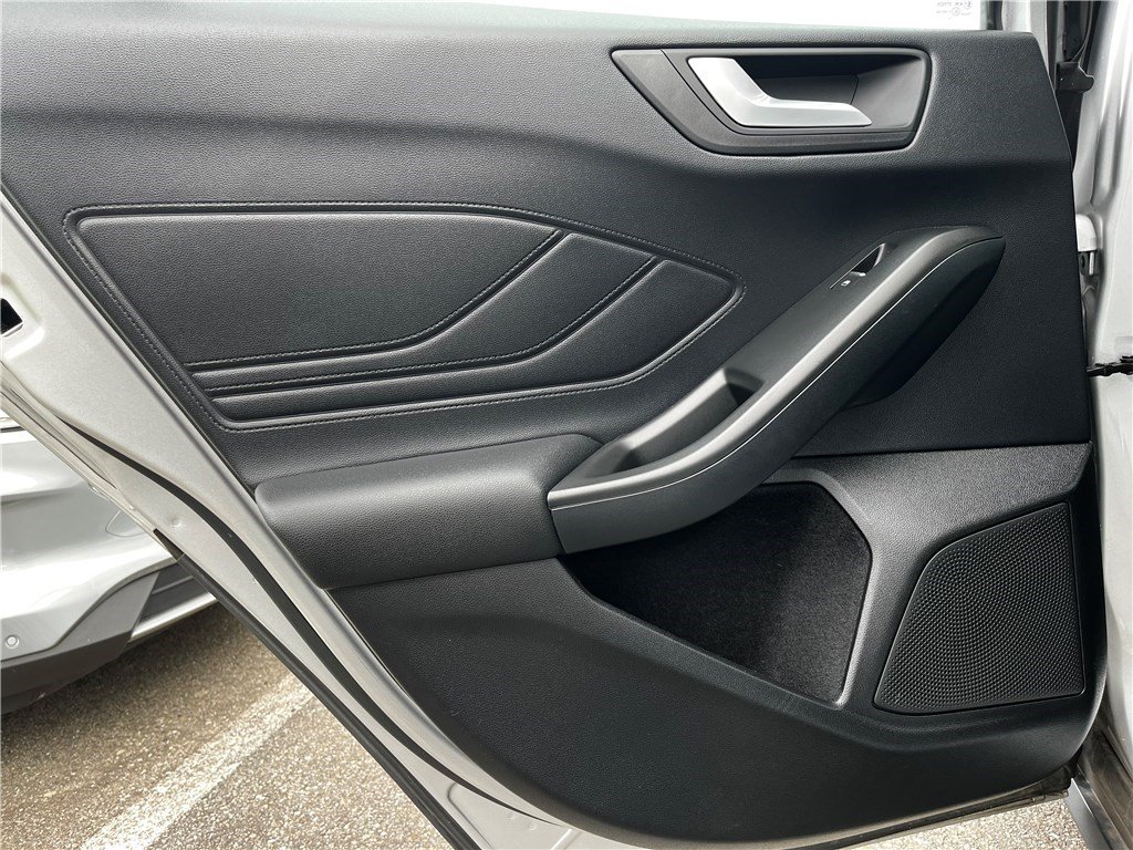 Ford Focus - Photo 11