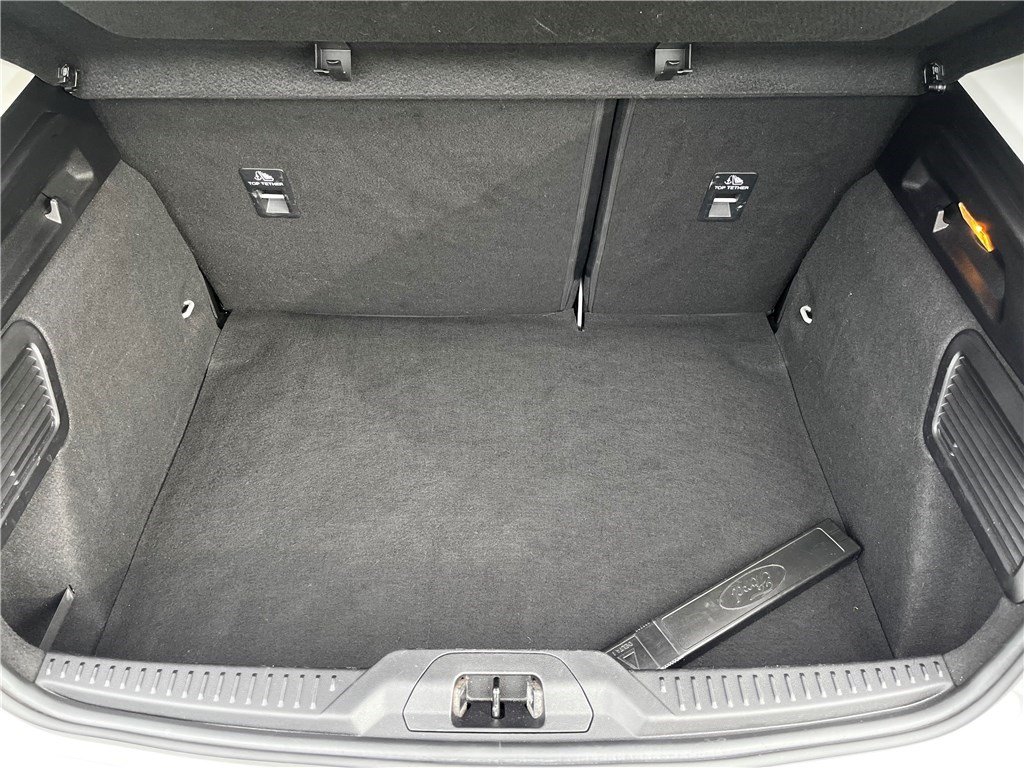 Ford Focus - Photo 10