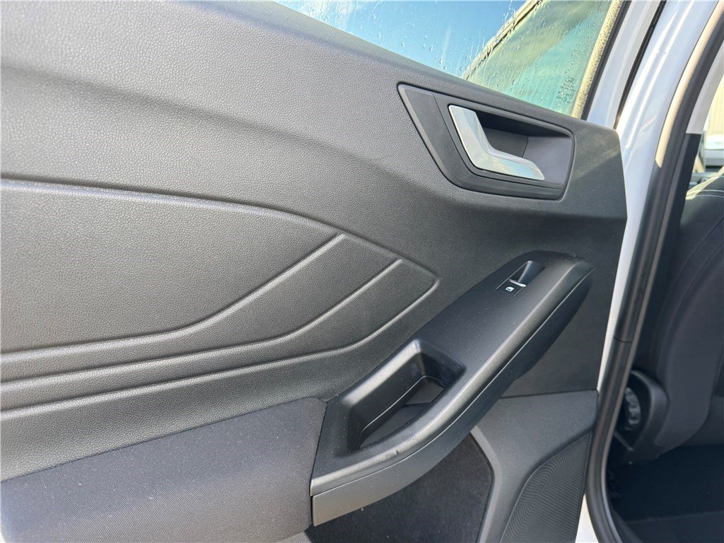 Ford Focus - Photo 12