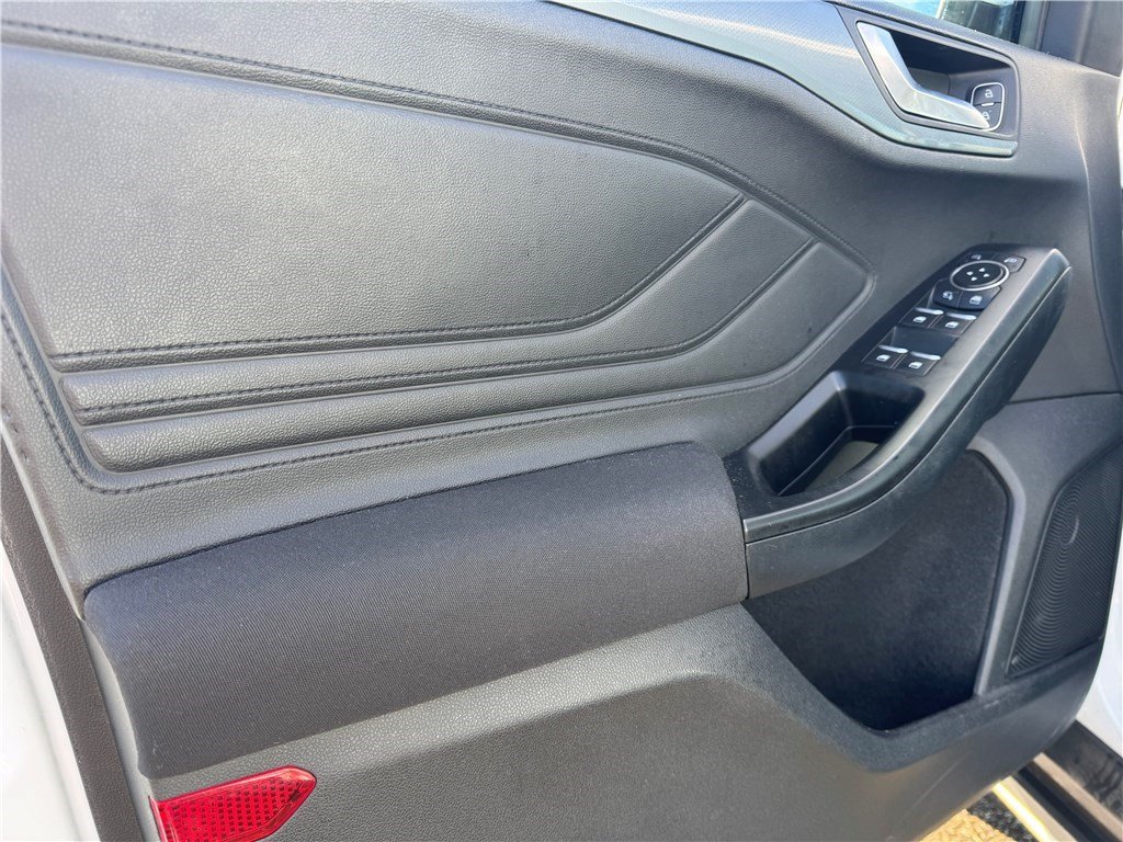 Ford Focus - Photo 14