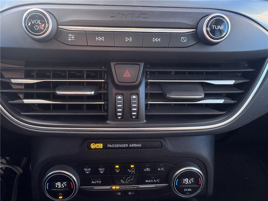 Ford Focus - Photo 21