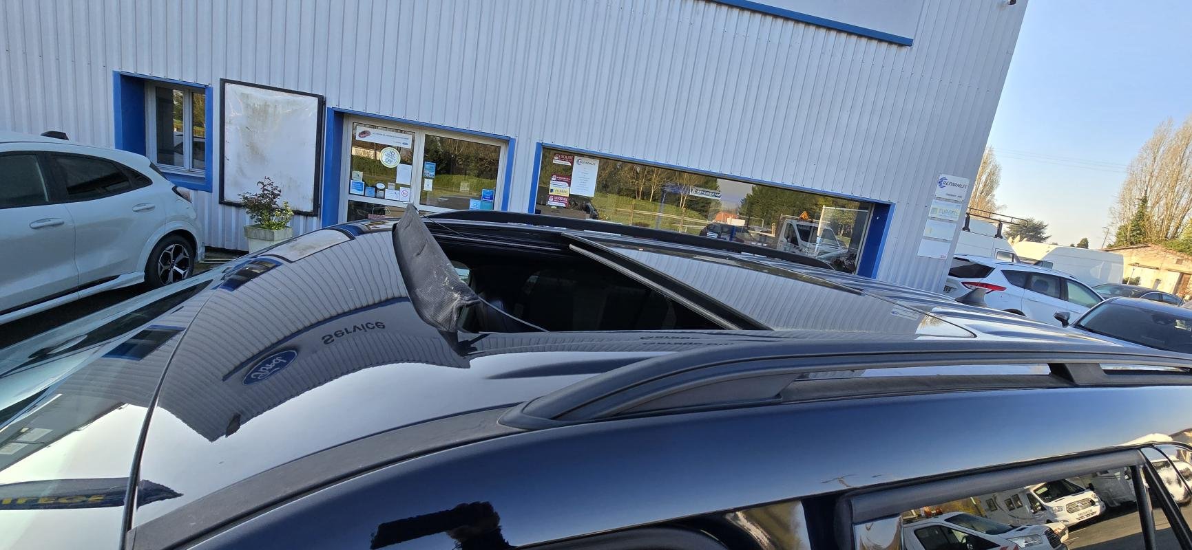 Ford Explorer - Photo 11