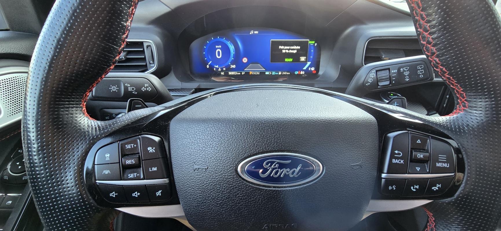 Ford Explorer - Photo 29