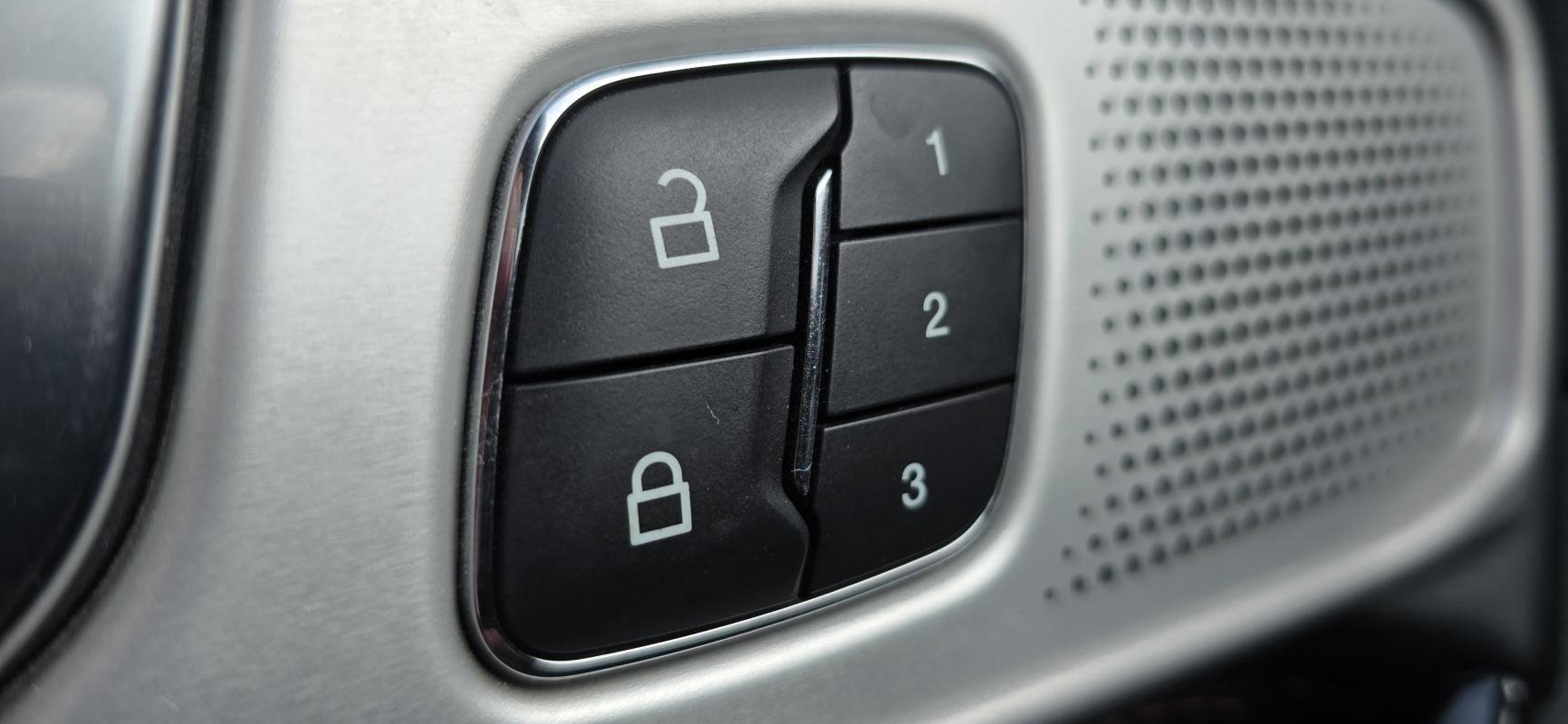 Ford Explorer - Photo 30