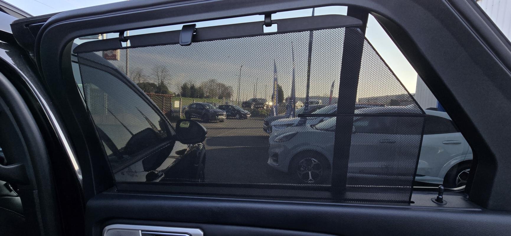 Ford Explorer - Photo 37