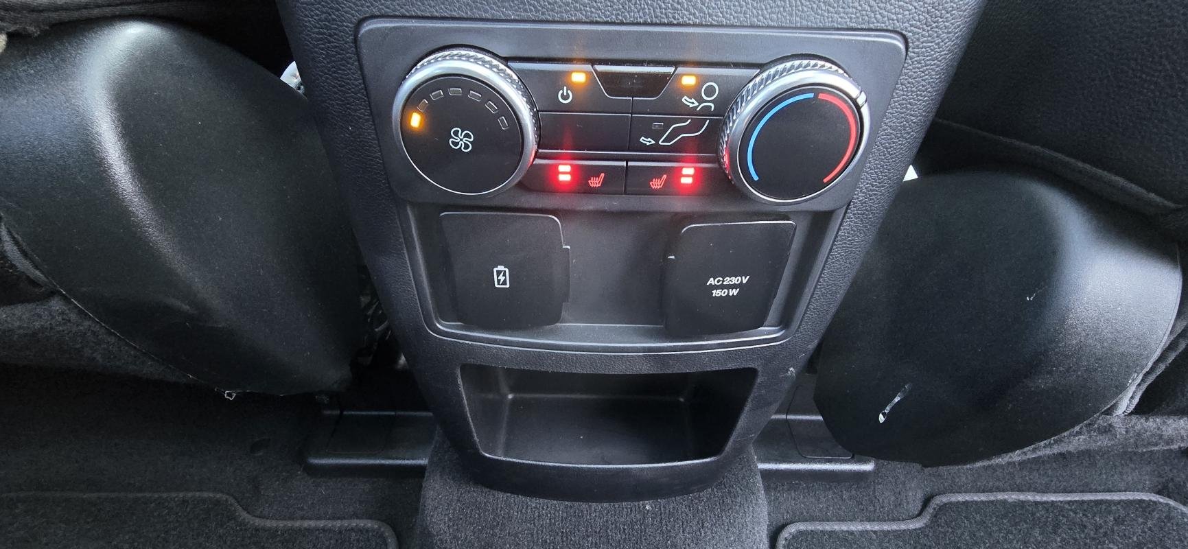 Ford Explorer - Photo 39