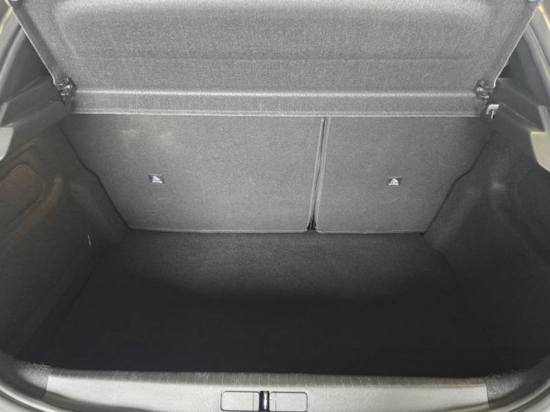 Peugeot 208 - Photo 15