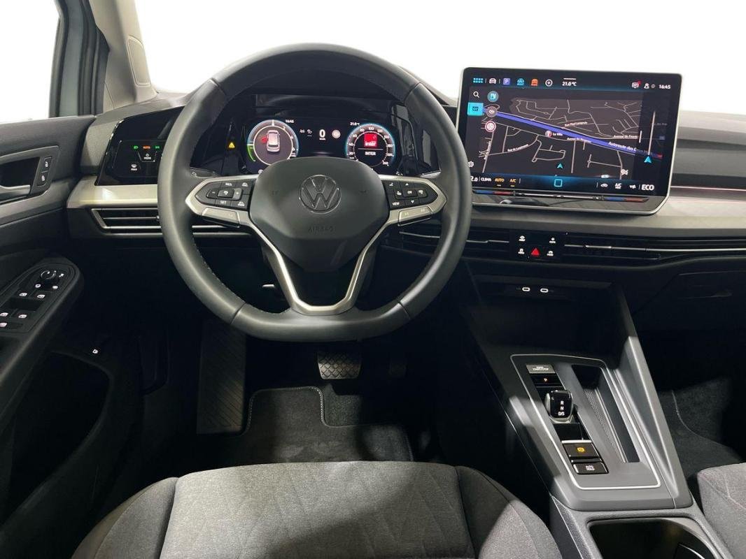 Volkswagen Golf - Photo 24