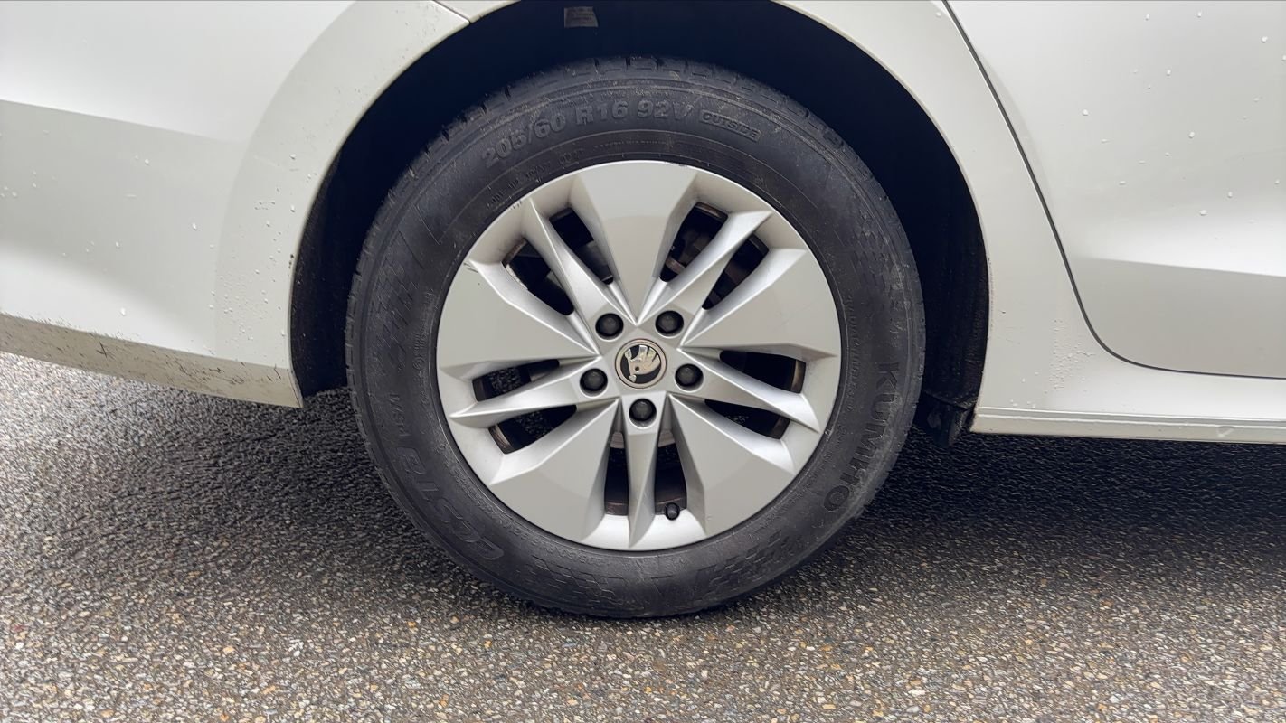 Skoda Octavia - Photo 16