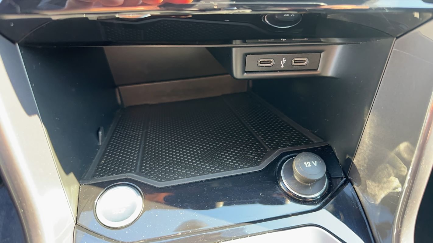 Volkswagen T-Roc - Photo 13