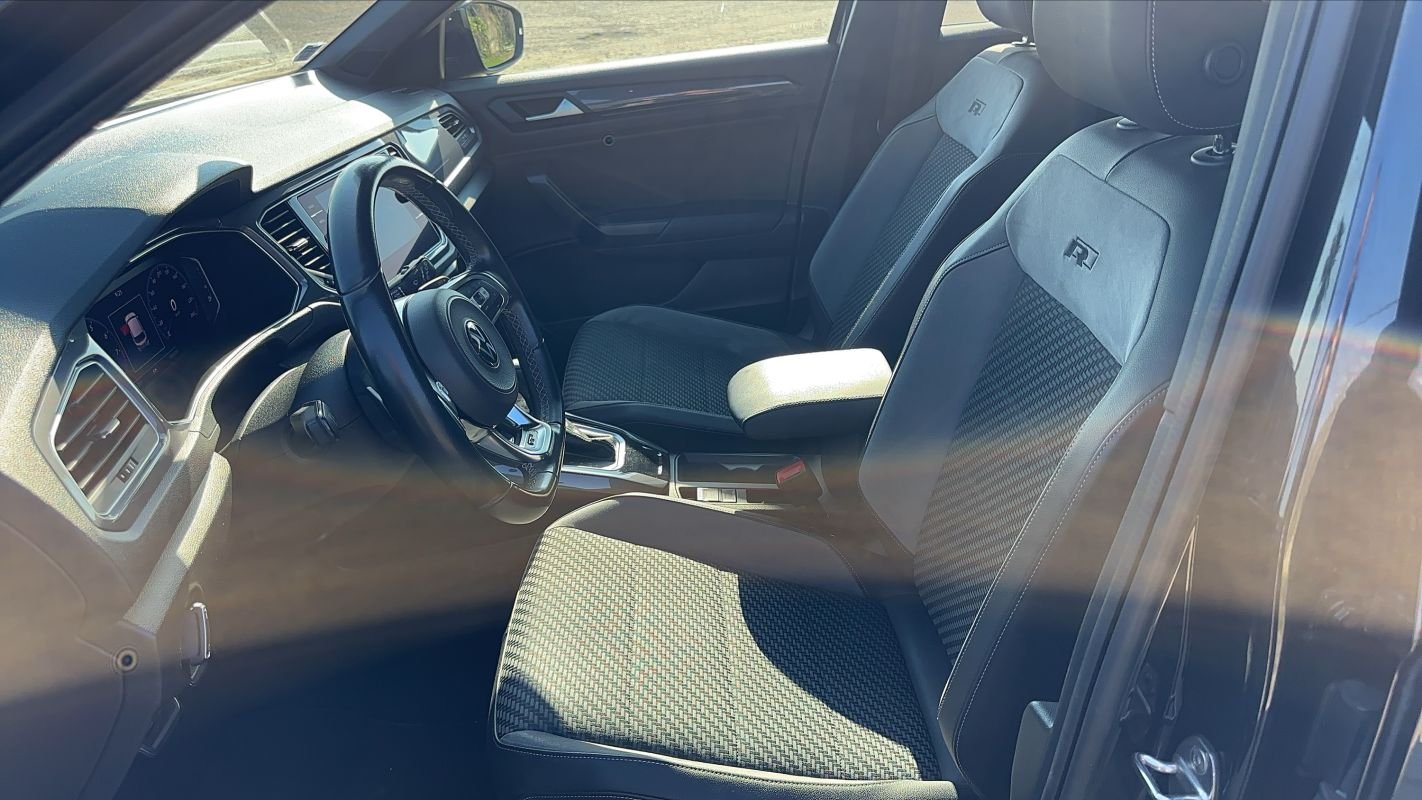 Volkswagen T-Roc - Photo 25