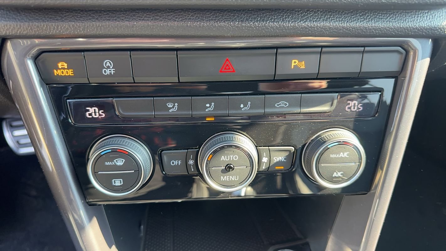 Volkswagen T-Roc - Photo 26