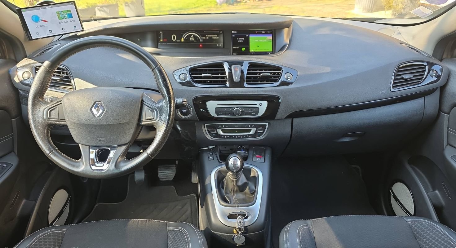 Renault Scénic - Photo 11