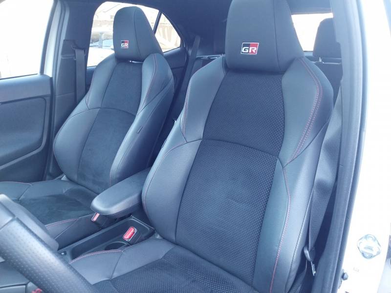Toyota Yaris - Photo 11