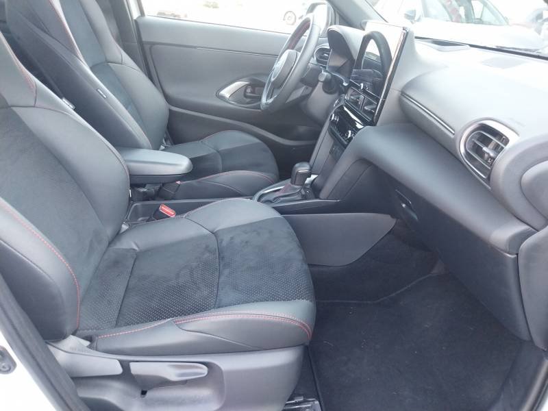 Toyota Yaris - Photo 12