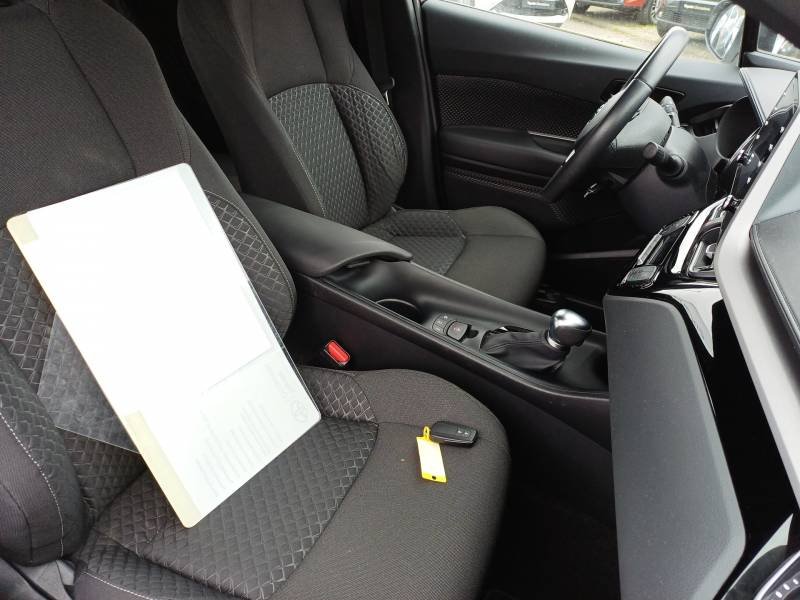Toyota C-HR - Photo 23