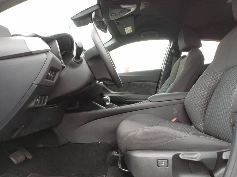 Toyota C-HR - Photo 28