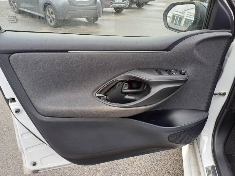 Toyota Yaris - Photo 12