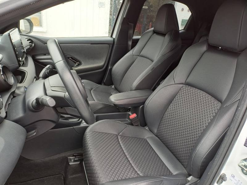 Toyota Yaris - Photo 16