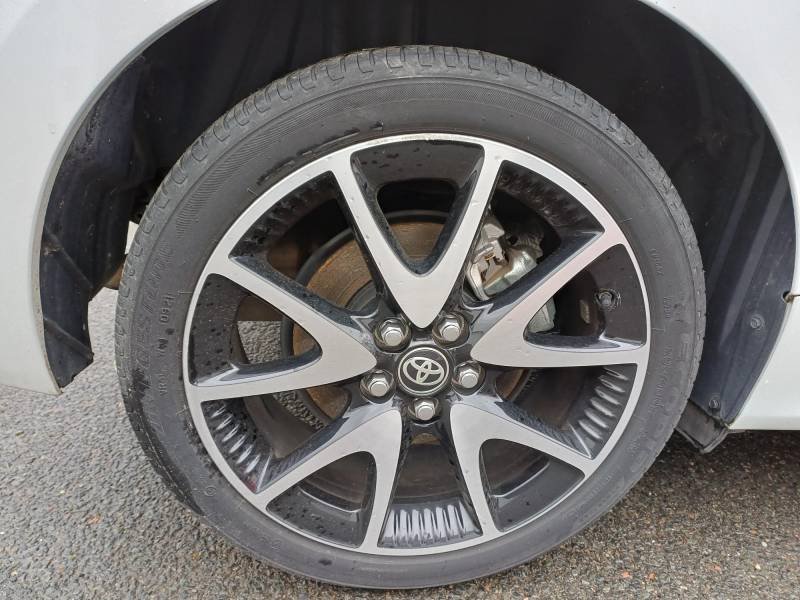 Toyota Yaris - Photo 9