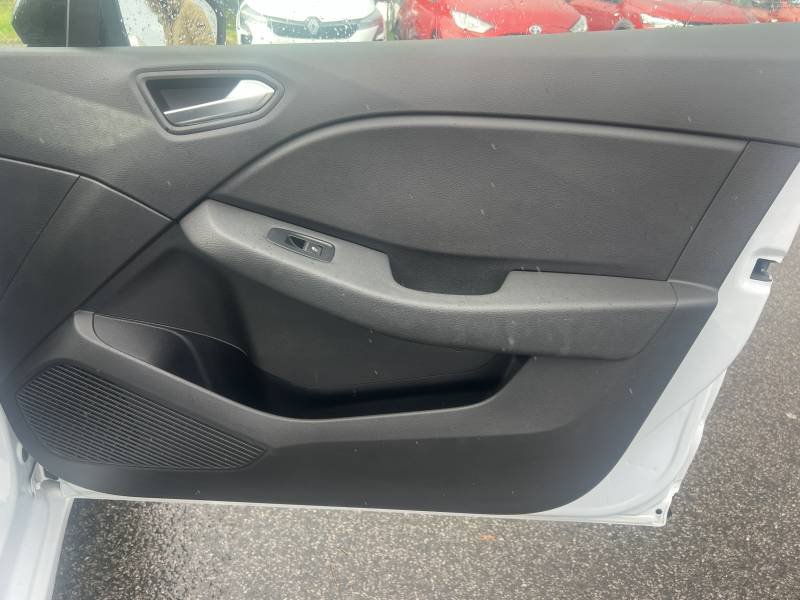 Renault Clio - Photo 18