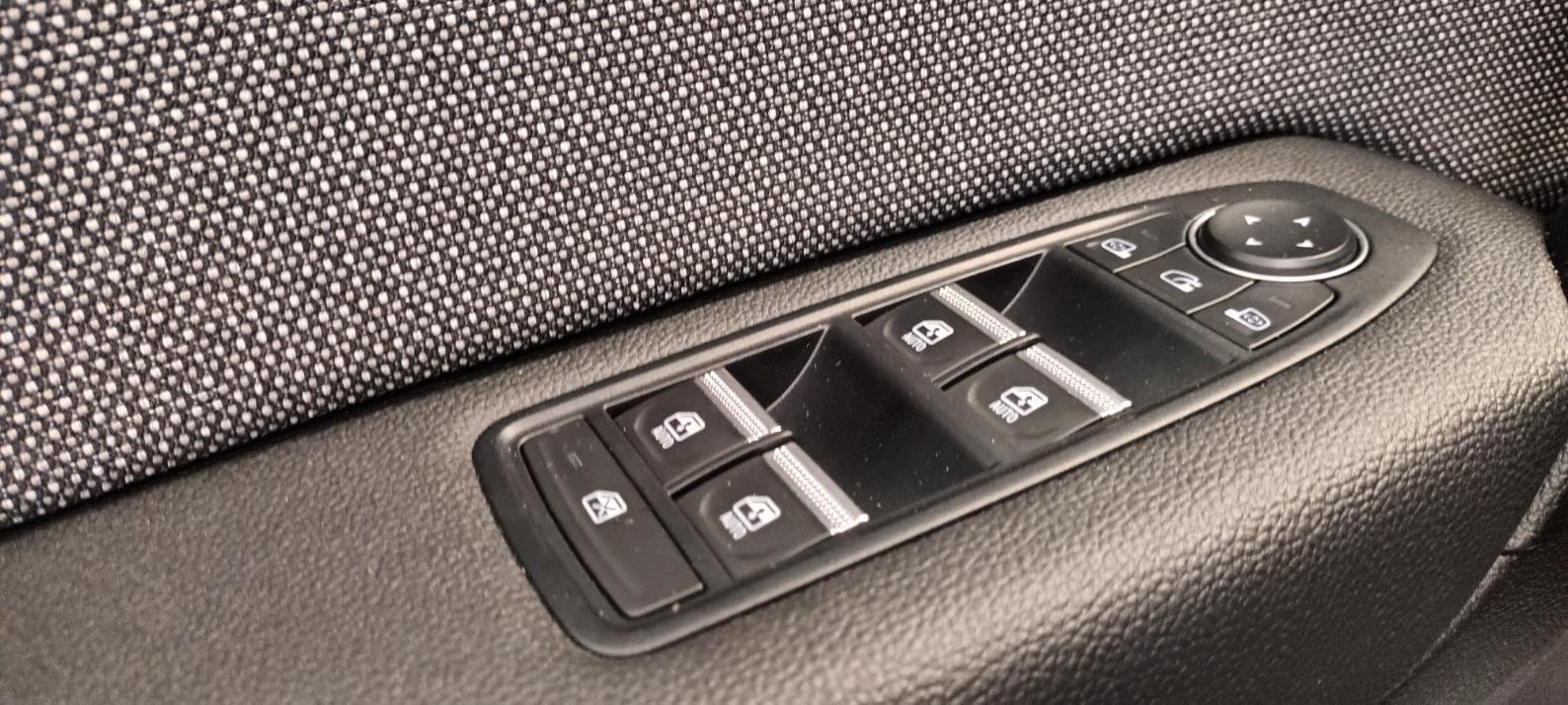 Renault Captur - Photo 17