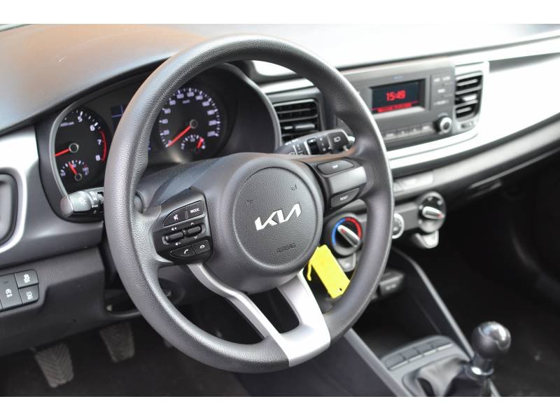Kia Rio - Photo 14