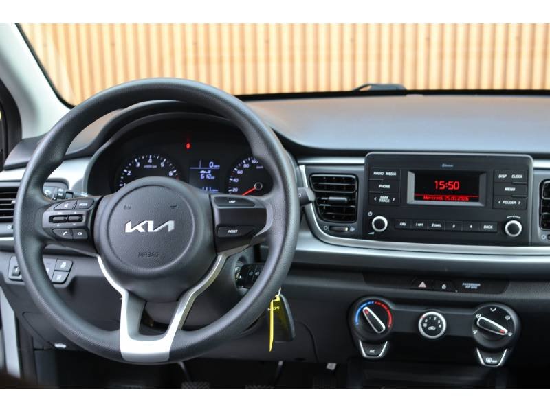 Kia Rio - Photo 15