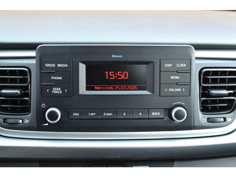 Kia Rio - Photo 16