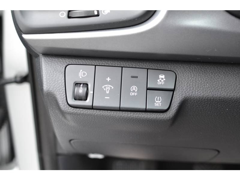 Kia Rio - Photo 20
