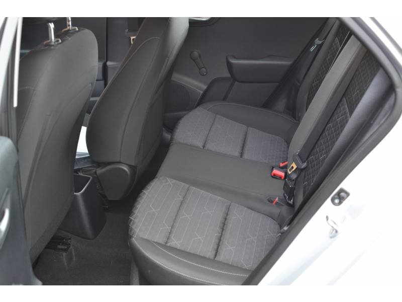 Kia Rio - Photo 24