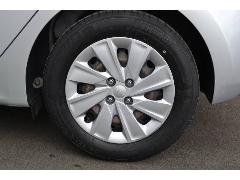 Kia Rio - Photo 32